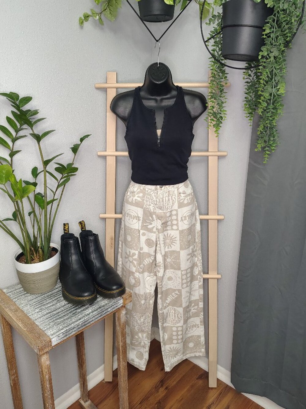 SMILEY X H&M Women Size 2 Beige 100% Cotton Allover Print Wide Leg Jeans